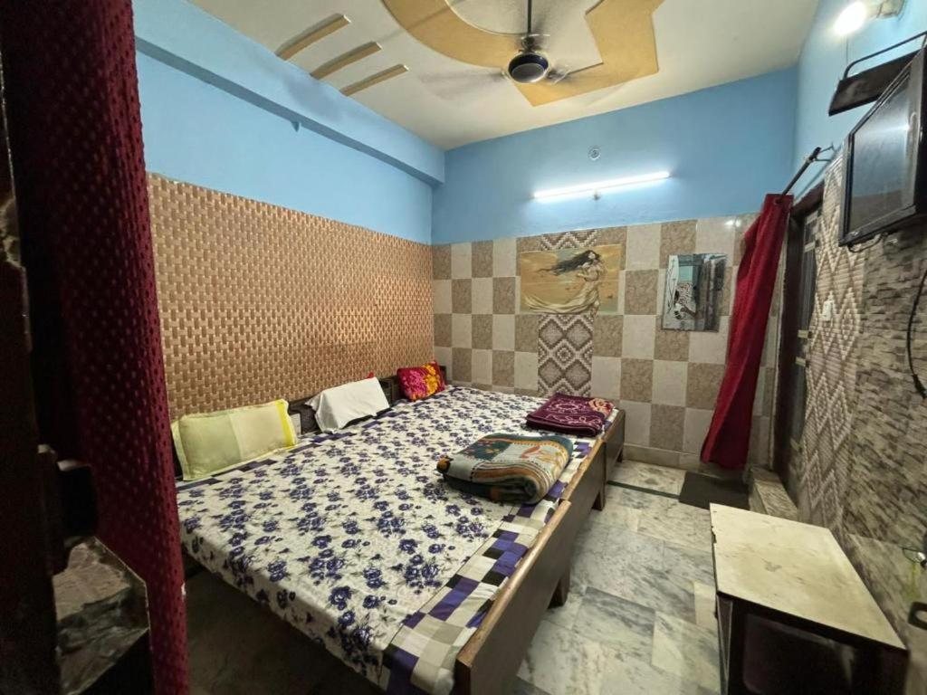 Maatu Shri Comfort Stay-Guest House Mathura Εξωτερικό φωτογραφία