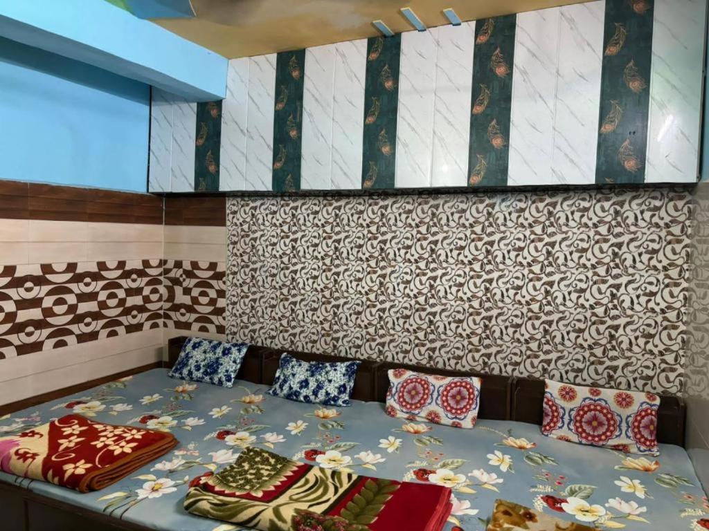 Maatu Shri Comfort Stay-Guest House Mathura Εξωτερικό φωτογραφία