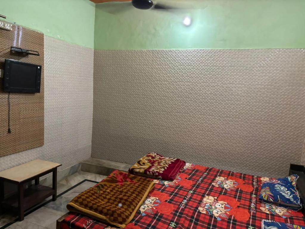 Maatu Shri Comfort Stay-Guest House Mathura Εξωτερικό φωτογραφία